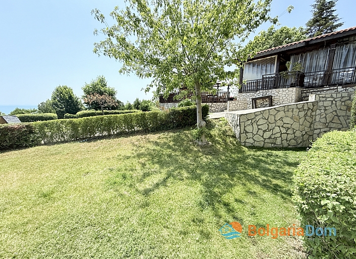 Apartament z widokiem na morze i trawnikiem w pierwszej linii. Zdjęcie 10