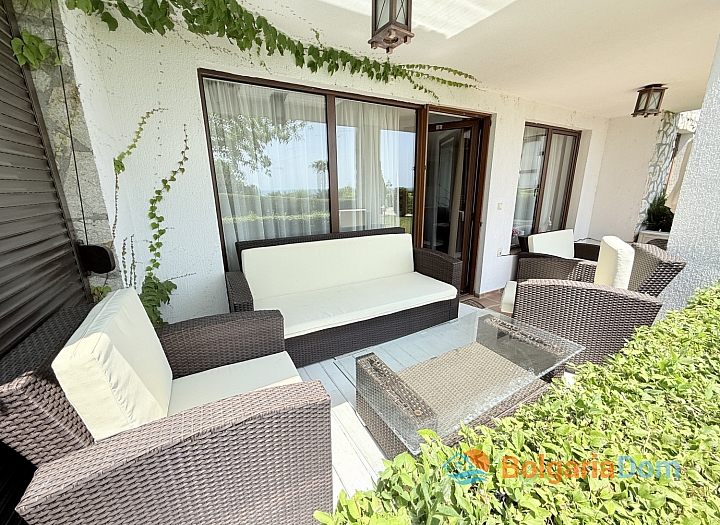 Apartament z widokiem na morze i trawnikiem w pierwszej linii. Zdjęcie 5
