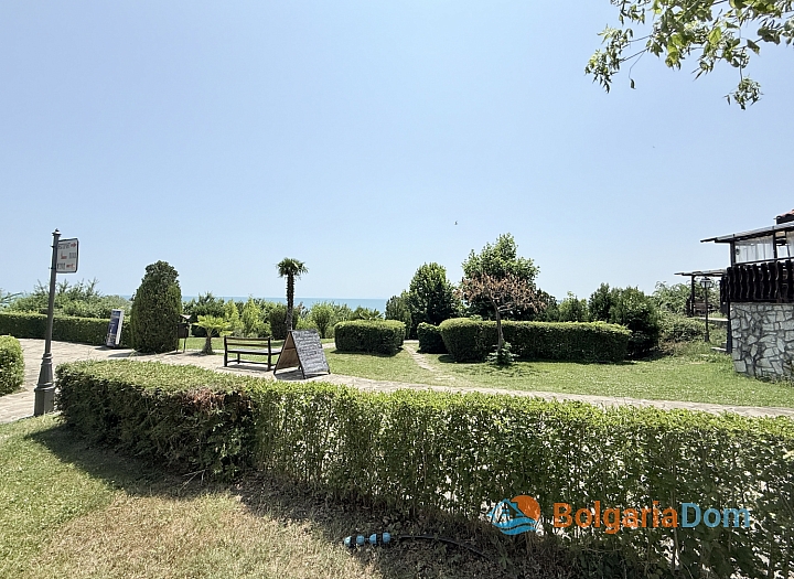 Apartament z widokiem na morze i trawnikiem w pierwszej linii. Zdjęcie 11