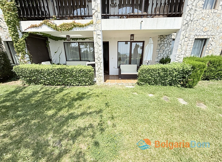 Apartament z widokiem na morze i trawnikiem w pierwszej linii. Zdjęcie 13