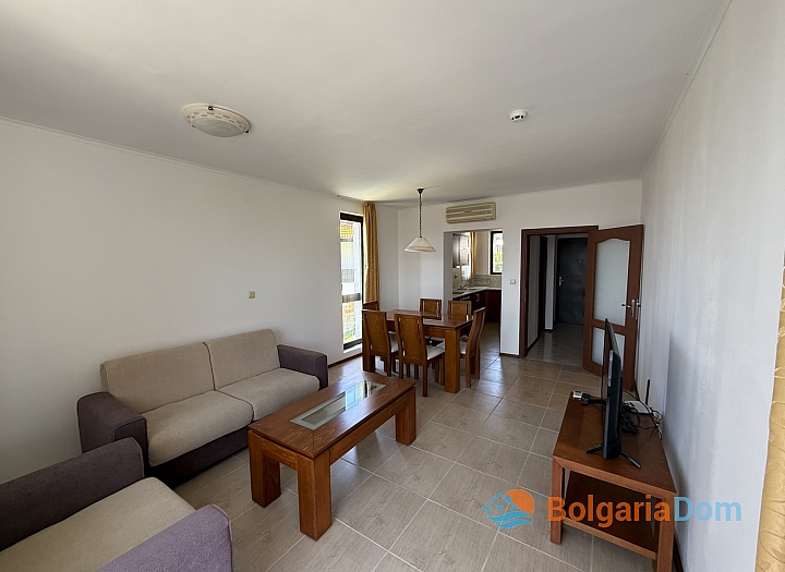 Spacious apartment in a large cottage complex. Photo 11