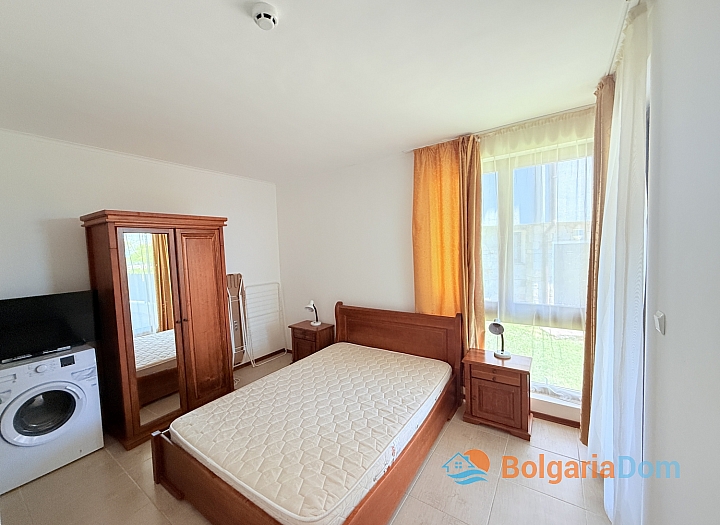 Spacious apartment in a large cottage complex. Photo 3