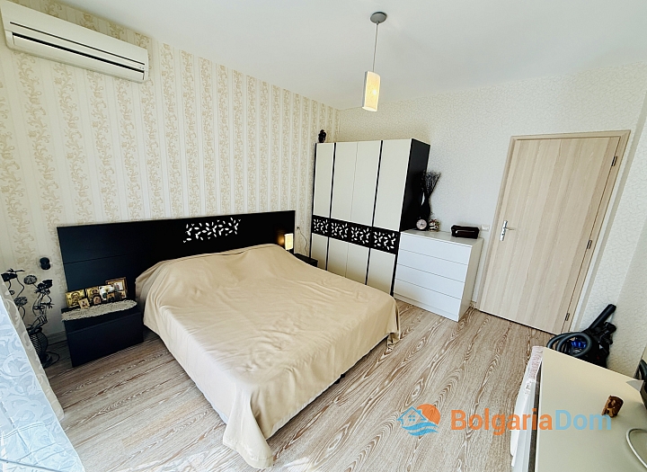 Große Wohnung mit Meerblick in erster Reihe. Foto 2