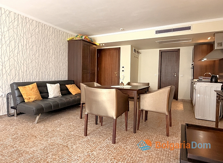 Duże studio z trawnikiem w luksusowym aparthotelu. Zdjęcie 9 Duże studio z trawnikiem w luksusowym aparthotelu. Zdjęcie 9