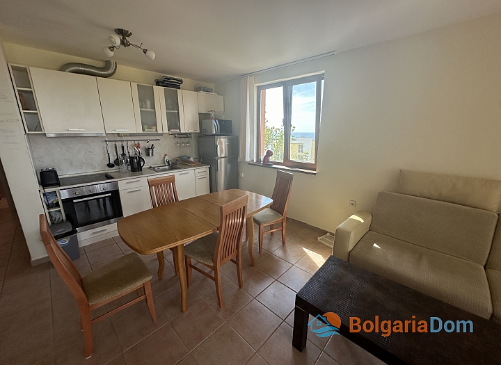 Apartmán s výhledem na moře ve velkém komplexu. Foto 15