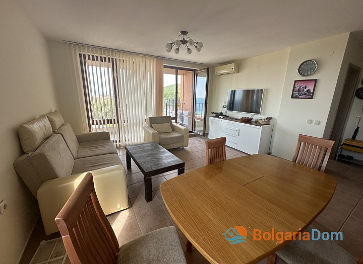 Apartmán s výhledem na moře ve velkém komplexu. Foto 11