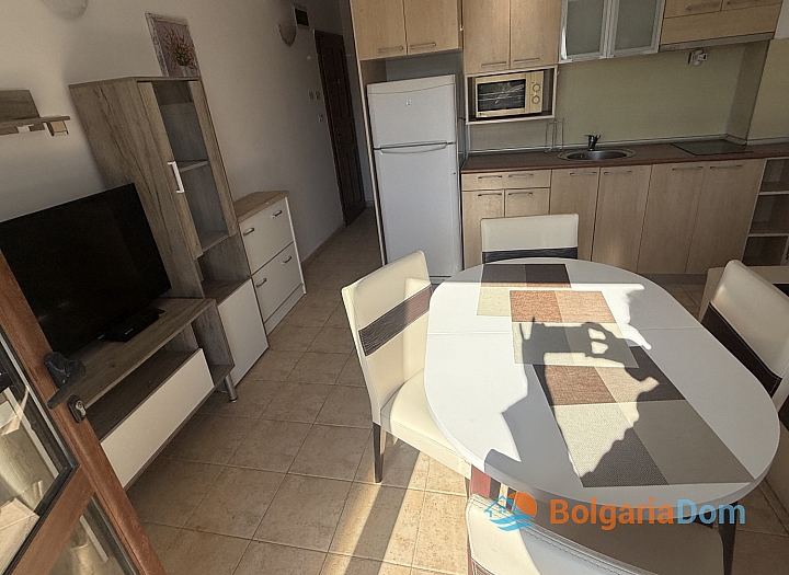 Przestronny apartament z widokiem na morze w Świętym Własie. Zdjęcie 4