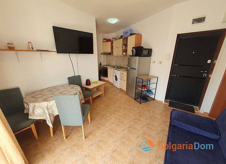 Two-bedroom apartment in a residential complex. Photo 8