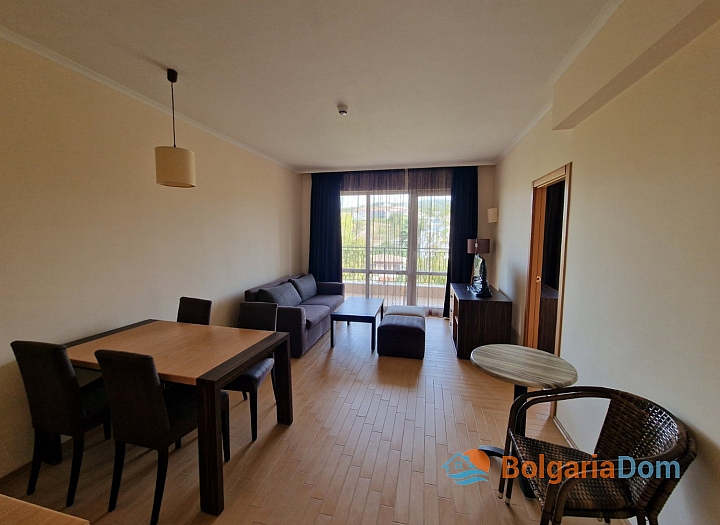 Dvoupokojový apartmán v luxusním komplexu vzdáleném 30 metrů . Foto 2