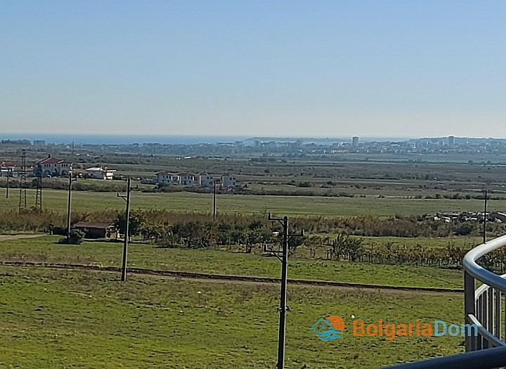 Geräumige Dreizimmerwohnung mit Meer- und Bergblick. Foto 12