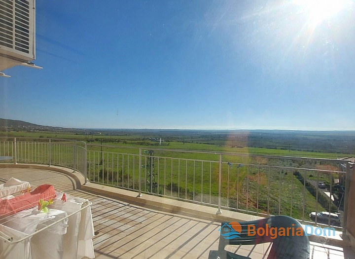 Geräumige Dreizimmerwohnung mit Meer- und Bergblick. Foto 22