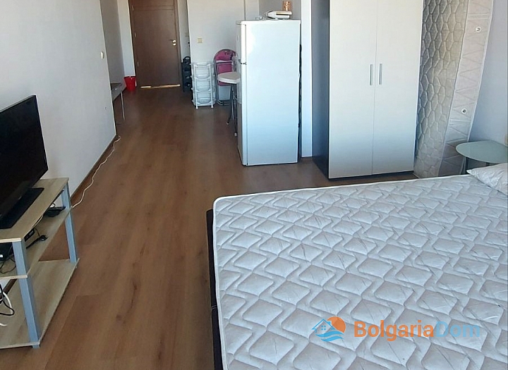 Spacious studio apartment on the coast at a good price. Photo 8