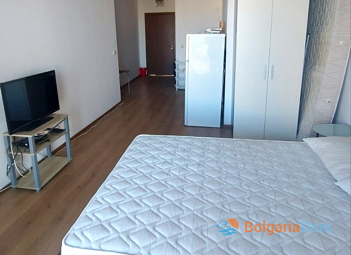 Spacious studio apartment on the coast at a good price. Photo 10