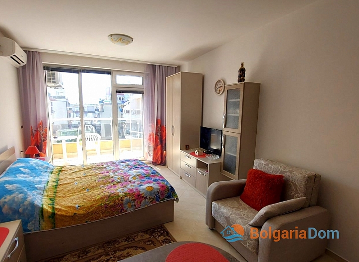 Spacious studio in Pomorie 150 meters from the sea. Photo 1