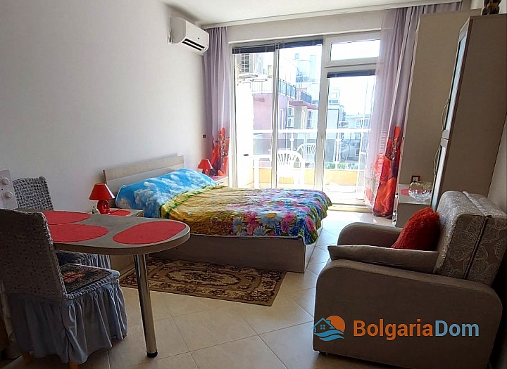 Spacious studio in Pomorie 150 meters from the sea. Photo 8