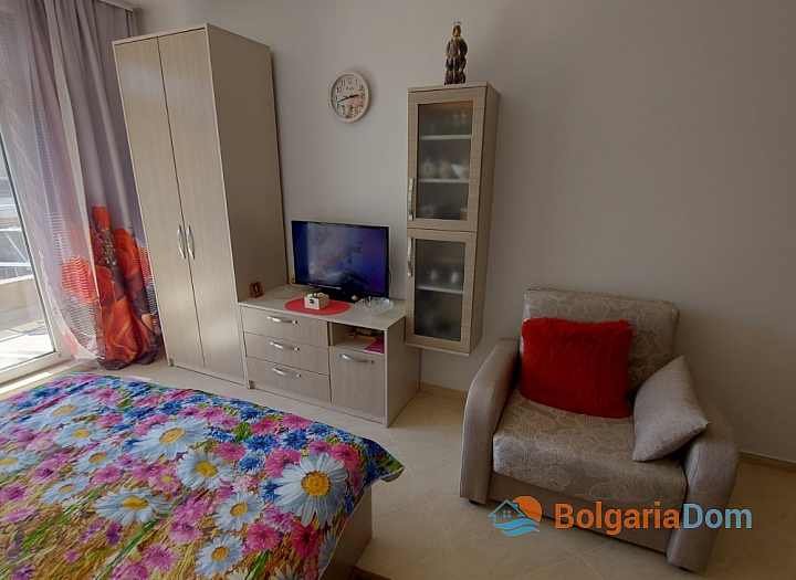 Spacious studio in Pomorie 150 meters from the sea. Photo 3