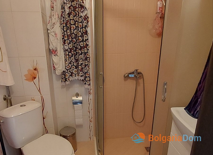 Spacious studio in Pomorie 150 meters from the sea. Photo 6