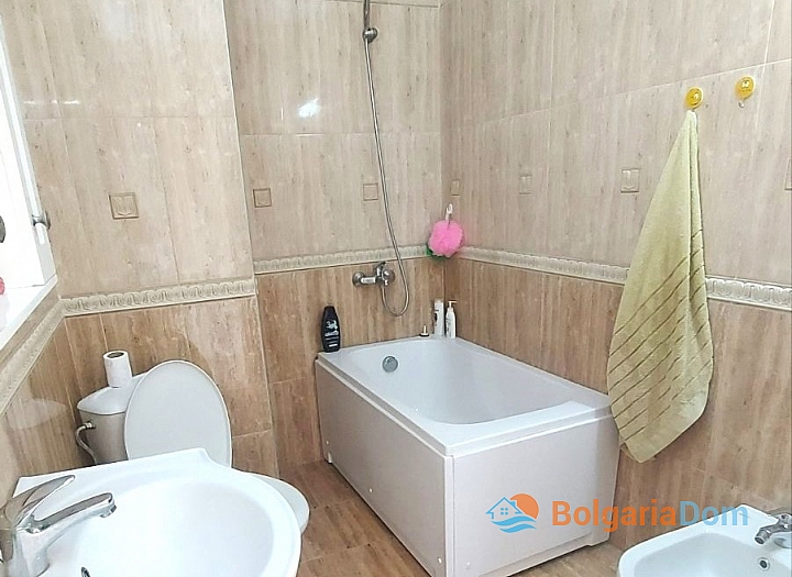 Schöne Wohnung an der ersten Küste in Pomorie. Foto 10
