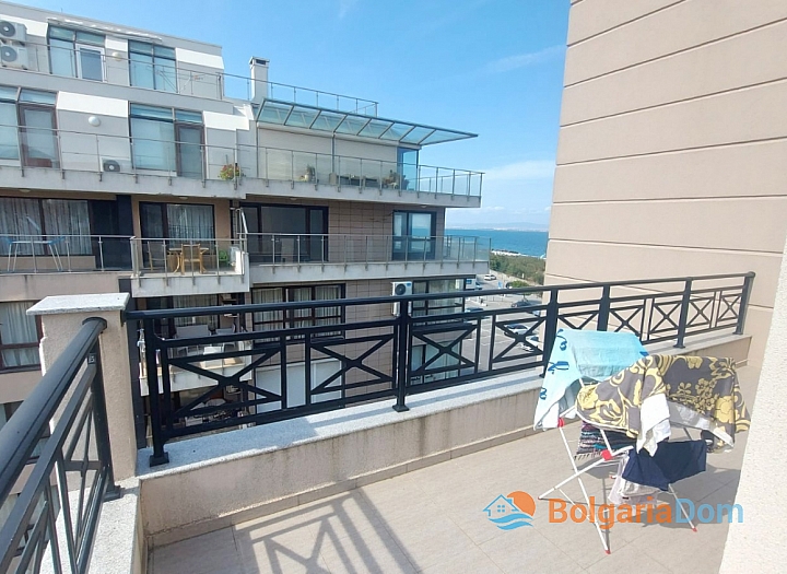 Schöne Wohnung an der ersten Küste in Pomorie. Foto 11