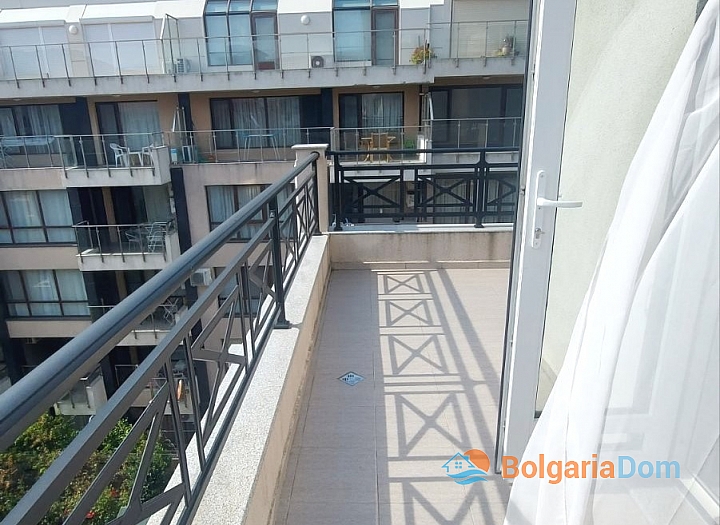 Schöne Wohnung an der ersten Küste in Pomorie. Foto 14