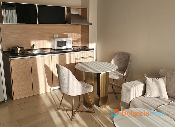 Квартира с видом на бассейн в премиальном комплексе. Фото 12