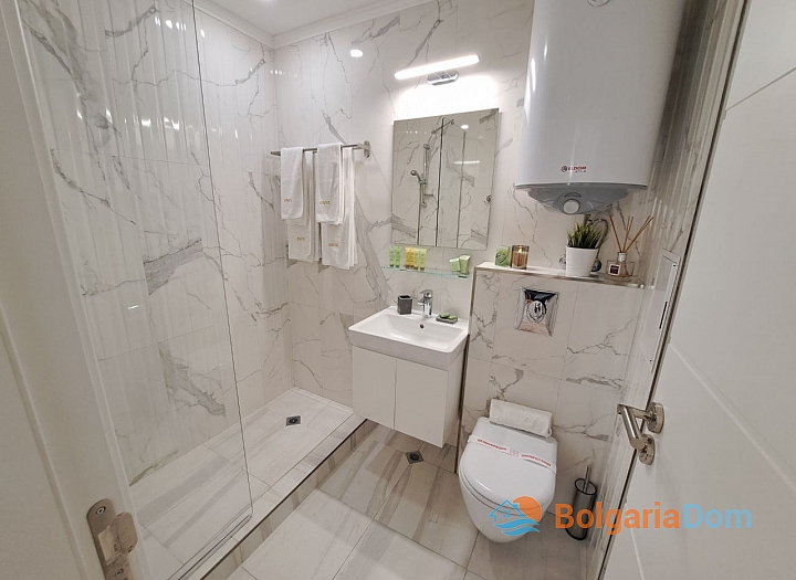 Wunderschöne neue Wohnung in erster Reihe. Foto 12