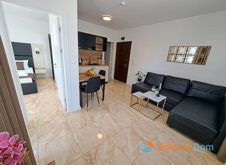 Wunderschöne neue Wohnung in erster Reihe. Foto 8