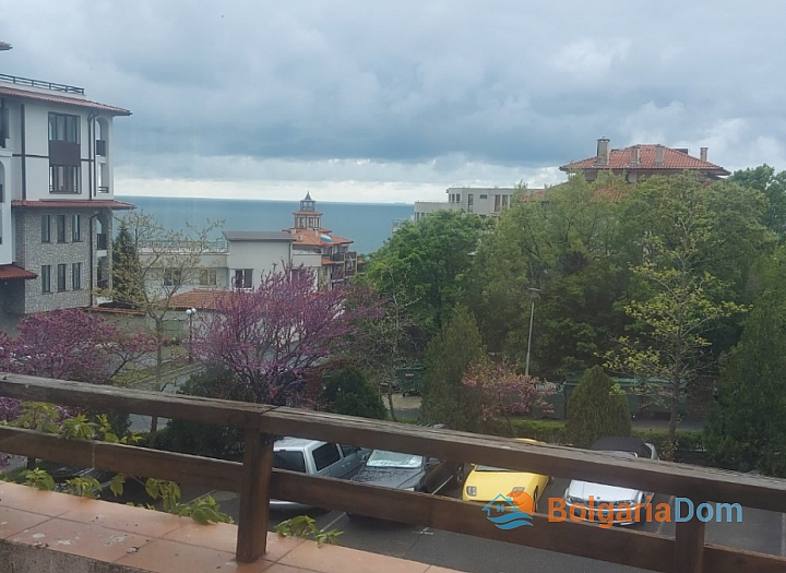 Dwupokojowy apartament z widokiem na morze w Świętym Własie. Zdjęcie 2 Dwupokojowy apartament z widokiem na morze w Świętym Własie. Zdjęcie 2