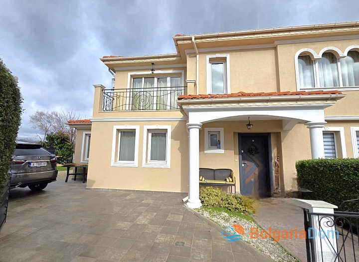 Dom szeregowy w kompleksie Victoria Hill. Zdjęcie 1