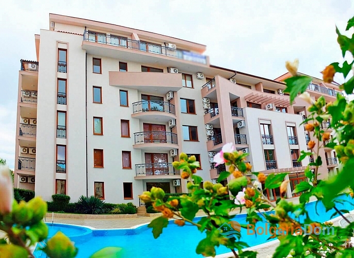 Excellent studio with a pool view in a good complex. Photo 4