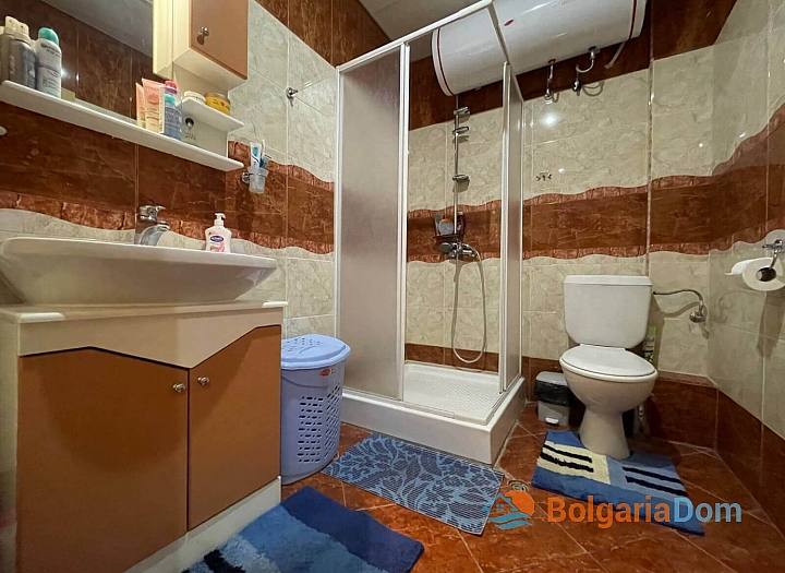 Prostorný třípokojový byt s úžasným výhledem na první pobřeží. Foto 12