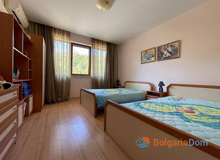 Prostorný třípokojový byt s úžasným výhledem na první pobřeží. Foto 7
