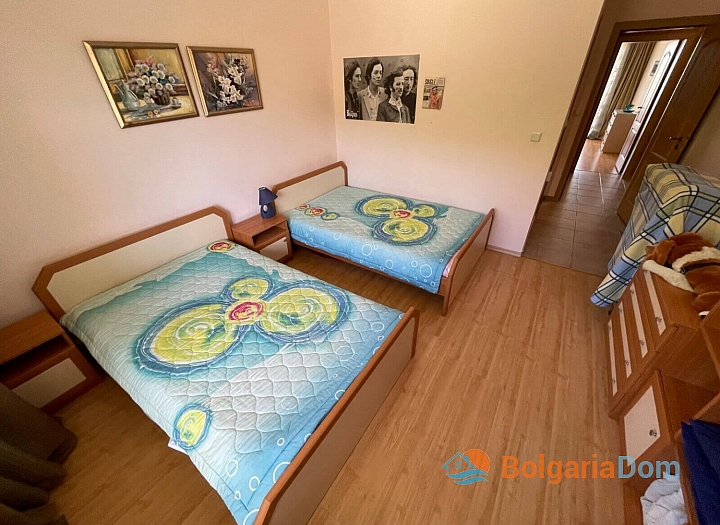 Prostorný třípokojový byt s úžasným výhledem na první pobřeží. Foto 8
