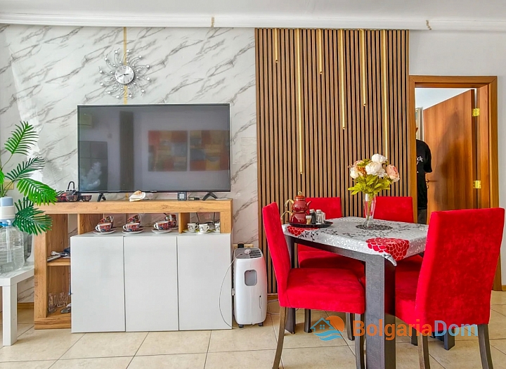 Krásný apartmán s výhledem na moře v první řadě. Foto 13