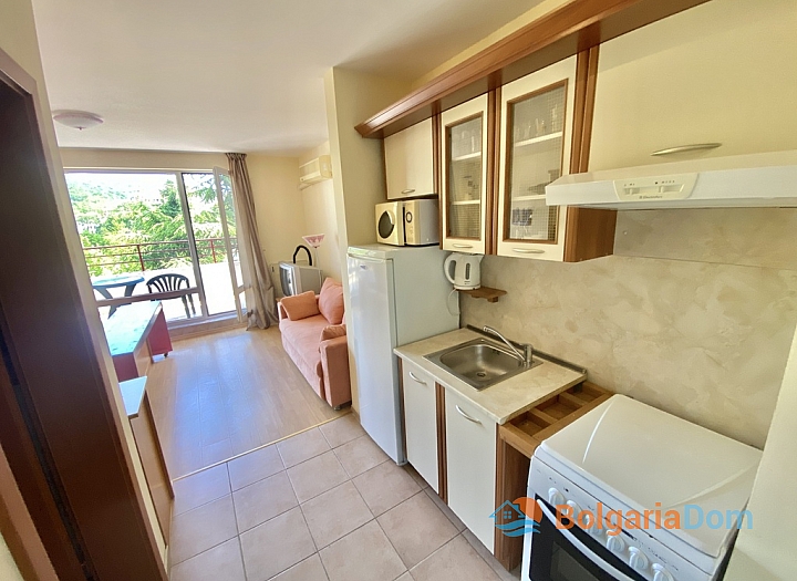 Apartment in a large complex on the first line. Photo 13