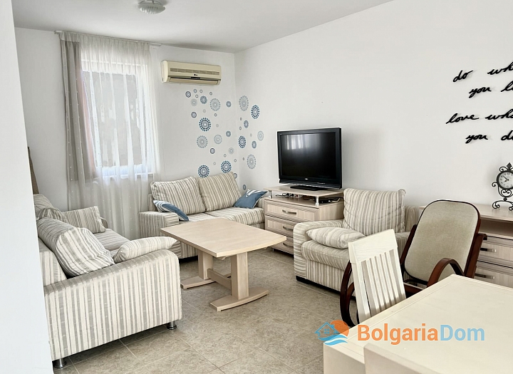 Two bedroom apartment close to the sea. Photo 2