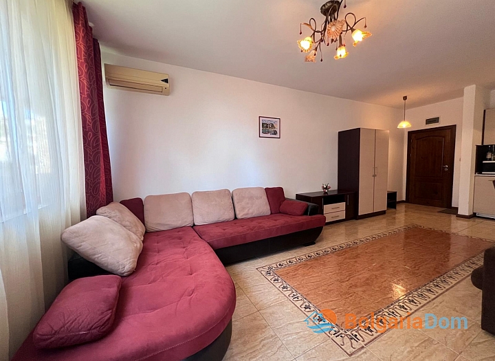 Two-room apartment in a complex with an excellent location. Photo 9