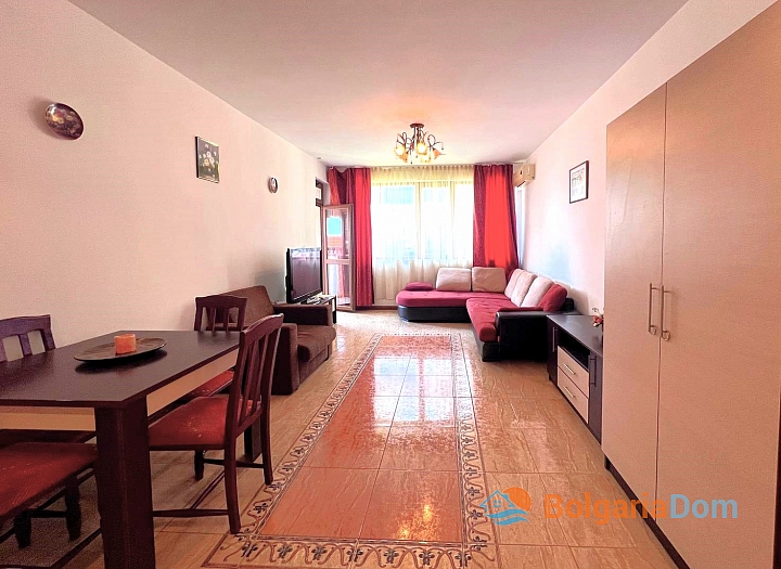 Two-room apartment in a complex with an excellent location. Photo 2