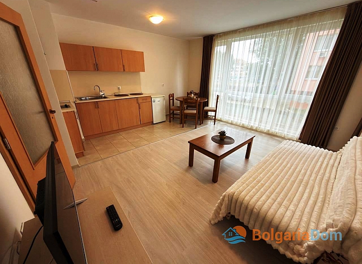 Prostorný třípokojový apartmán v komplexu na Slunečném pobřeží. Foto 7