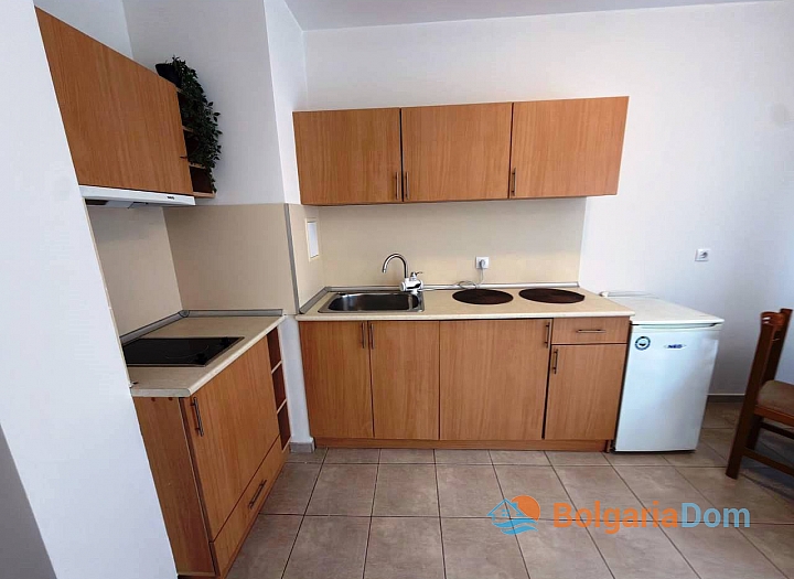 Prostorný třípokojový apartmán v komplexu na Slunečném pobřeží. Foto 8