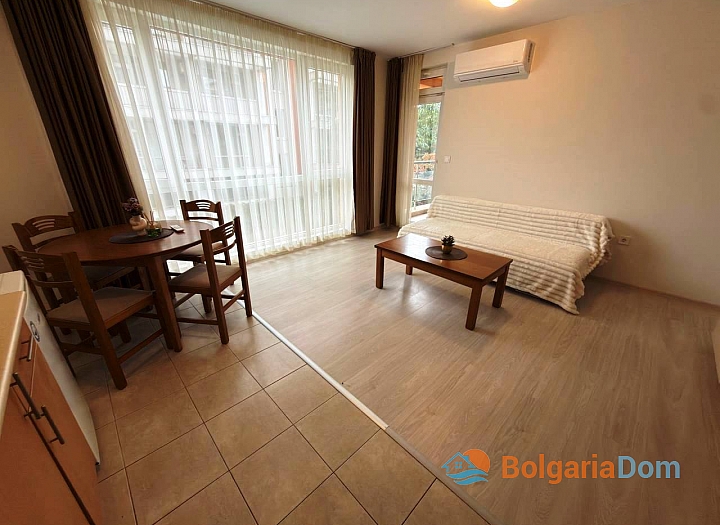 Prostorný třípokojový apartmán v komplexu na Slunečném pobřeží. Foto 9