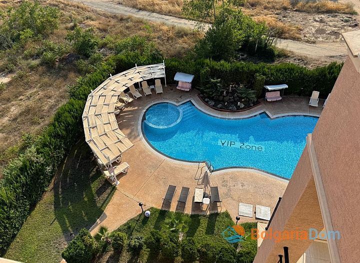 Prostorný apartmán s výhledem na bazén ve skvělém komplexu. Foto 16 Prostorný apartmán s výhledem na bazén ve skvělém komplexu. Foto 16