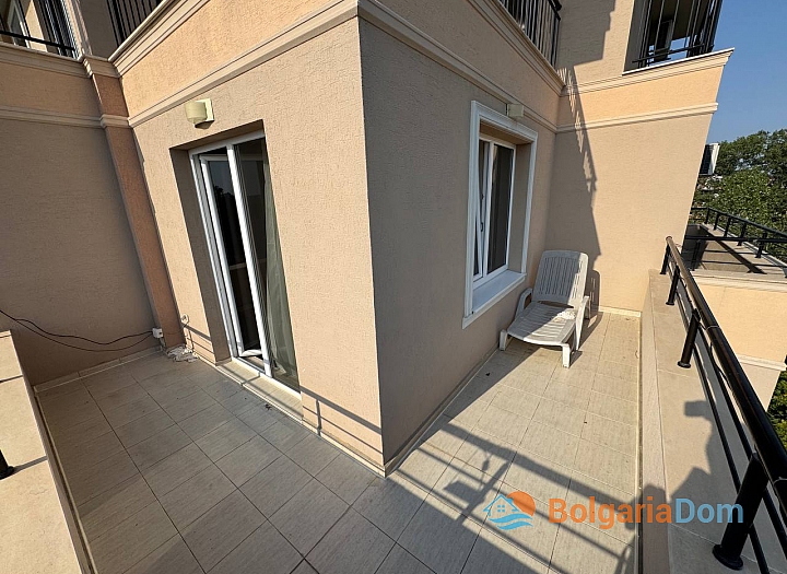 Prostorný apartmán s výhledem na bazén ve skvělém komplexu. Foto 18 Prostorný apartmán s výhledem na bazén ve skvělém komplexu. Foto 18