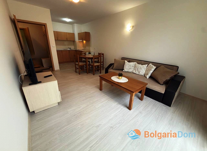 Prostorný třípokojový apartmán v komplexu na Slunečném pobřeží. Foto 6