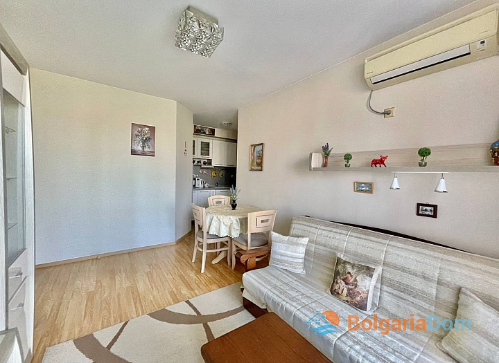 Beautiful apartment in a well-maintained complex for permanent residence. Photo 8