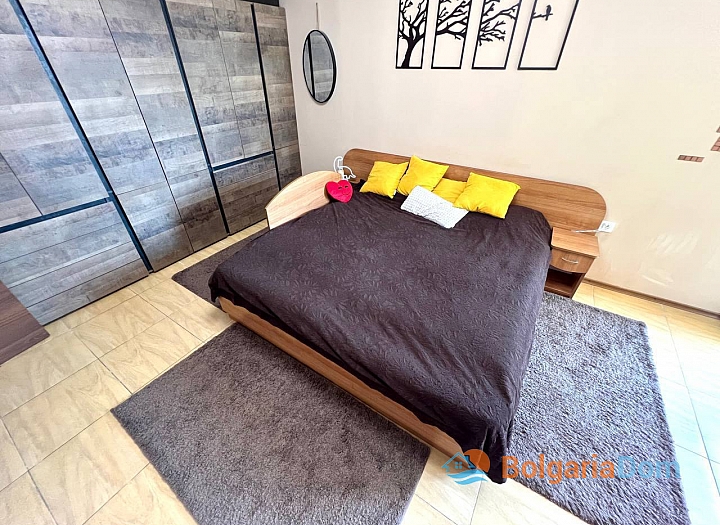 Prostorný třípokojový byt s novým nábytkem na Slunečném pobřeží. Foto 7