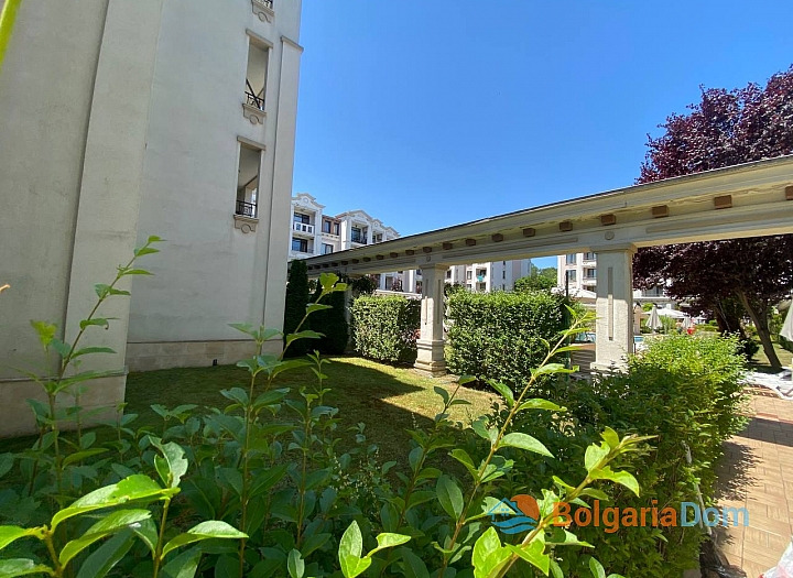 Útulný apartmán s vlastním dvorem v luxusním komplexu na první linii. Foto 14