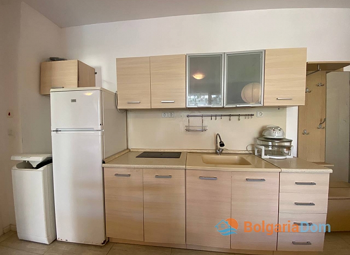 Útulný apartmán s vlastním dvorem v luxusním komplexu na první linii. Foto 4