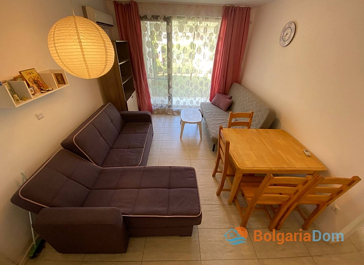 Útulný apartmán s vlastním dvorem v luxusním komplexu na první linii. Foto 2