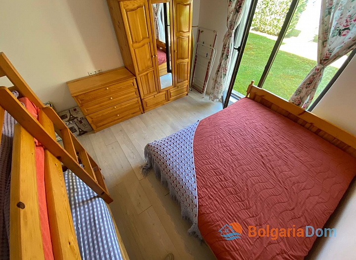 Útulný apartmán s vlastním dvorem v luxusním komplexu na první linii. Foto 6
